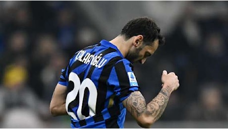 Inter e Napoli non allungano: 1-1 a San Siro. Calhanoglu fallisce un rigore