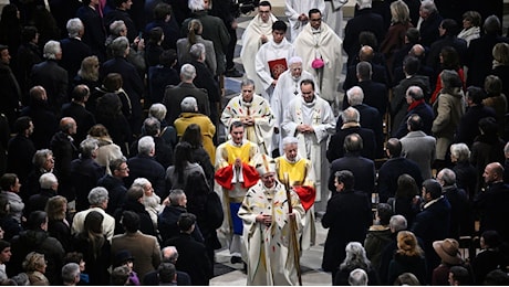 La cerimonia di riapertura della Cattedrale di Notre Dame è stata quanto di più vicino a una sfilata di moda