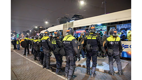 Gli incidenti di Amsterdam per Ajax-Maccabi Tel Aviv: cosa è successo prima e dopo il match