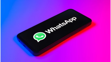 WhatsApp sta per diventare un arcobaleno di colori