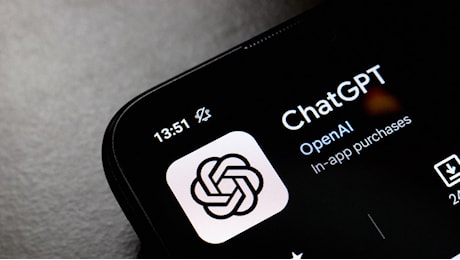 ChatGPT arriva su WhatsApp, ecco come usare il chatbot dall'app