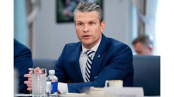 Chat Pentagono: Hegseth ha inviato dettagli sulla guerra in Yemen anche alla moglie e al fratello - lapresse.it