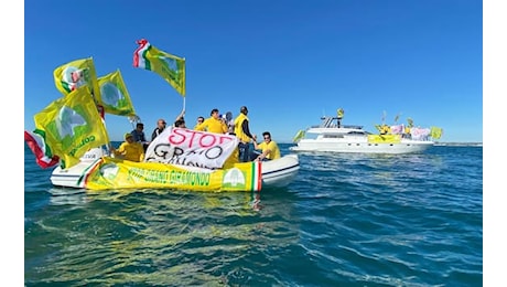 Blitz agricoltori al porto di Manfredonia contro grano al glifosato