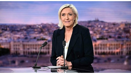Le Pen, chi è la leader di Rn in corsa per l'Eliseo: età, marito, carriera e posizioni politiche