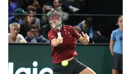 Sonego lotta ma cede a Jarry al Rolex Paris Masters: il cileno sfiderà Alcaraz