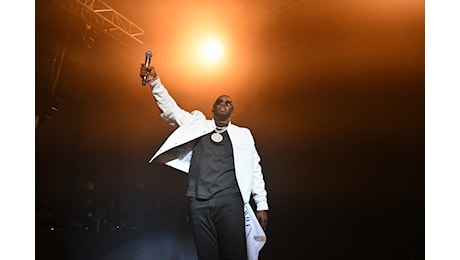 Caso Diddy, la lista dei partecipanti ai suoi White Party: da Di Caprio a Jay-Z e Beyoncé