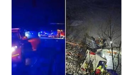 Norvegia, bus con 60 - 70 persone a bordo esce di strada e finisce in mare