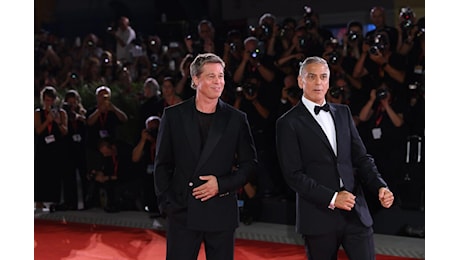 Brad Pitt e George Clooney infiammano il red carpet del Lido durante la Mostra del Cinema di Venezia