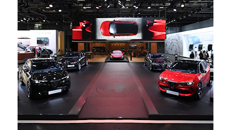 Lo stand Alfa Romeo al Salone di Parigi all’insegna dell’eccellenza italiana