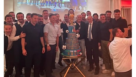 Italia, i campioni del mondo 2006 festeggiano Lippi: tutti presenti gli ex Milan – FOTO