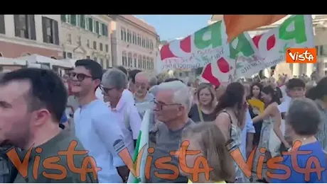 La manifestazione del centro sinistra a Genova per chiedere le dimissioni di Toti