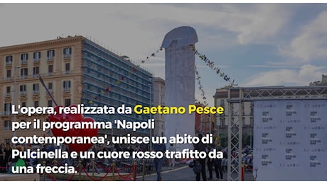 Tu si 'na cosa grande: l'installazione di Gaetano Pesce in Piazza Municipio a Napoli