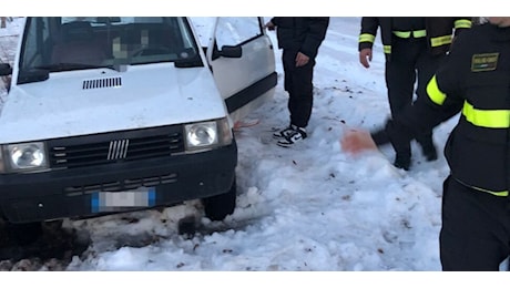 Rimangono bloccati in Sila per un guasto all'auto in una zona senza copertura telefonica: disavventura a lieto fine per due giovani di Crotone