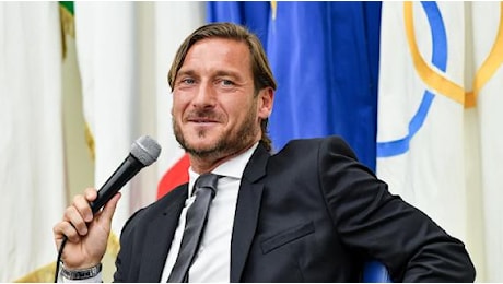 Francesco Totti torna a giocare? Como interessato ma sarebbe un'operazione di marketing