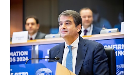 Commissione Ue, il voto su Raffaele Fitto slitta a data da destinarsi. Si va verso l’ok unico ai sei vicepresidenti