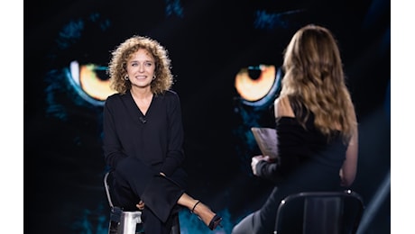 Valeria Golino a Belve, dalla perdita del bambino in gravidanza alle droghe: «Scamarcio? Pensavo fosse l'amore della mia vita» - I video