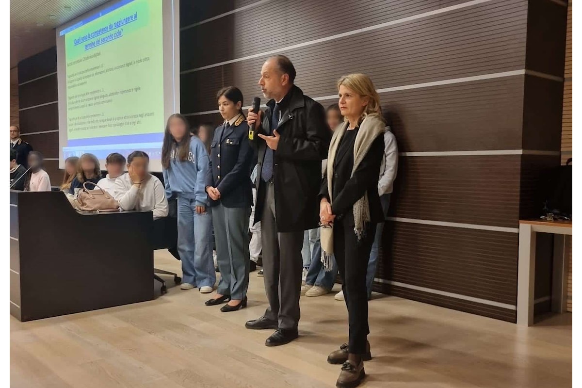 Agenti della Polizia di Stato hanno incontrato gli studenti del Liceo Statale “A.Pieralli”
