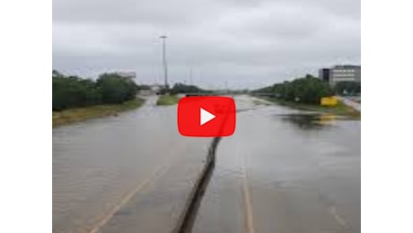 Meteo video: l'uragano Beryl colpisce duramente la città di Houston
