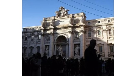 Giubileo: riapre Fontana Trevi, si visita 400 per volta Gualtieri, 'ora non c'è ticket ma non si esclude in futuro'