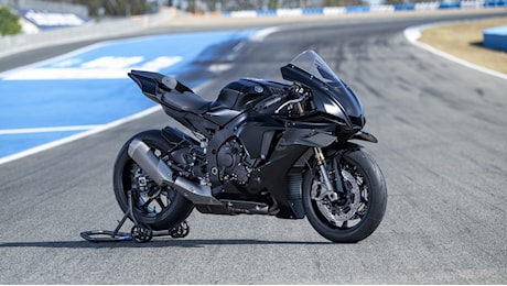 Yamaha R1 Race 2025, una belva solo per correre in pista