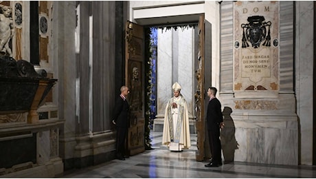 Giubileo, il Cardinale Makrickas apre la Porta Santa di Santa Maria Maggiore