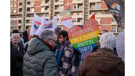 In centinaia a Roma contro l’omofobia