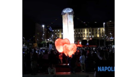 Pulcinella in piazza Municipio, i figli di Pesce difendono l'opera: 'Nessuna offesa a Napoli'