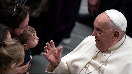 Papa Francesco: “Minaccia concreta di guerra mondiale. Attenzione a intelligenza artificiale”