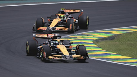 Sprint, dominio McLaren: vince Norris su Piastri. Verstappen 3° e punito? Ferrari giù dal podio