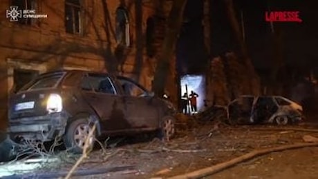 Ucraina, attacco russo su Sumy: le immagini degli edifici distrutti