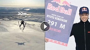 Ryoyu Kobayashi vola verso l'infinito e oltre! 291 metri: rivivi il salto record all'evento organizzato da Red Bull