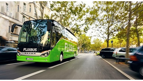 Viaggio da incubo su Flixbus, studente fatto scendere a mezzanotte: «Situazione surreale». Ecco cosa è successo