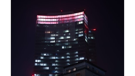 Giornata lotta Aids, Regione Lombardia illumina i suoi palazzi