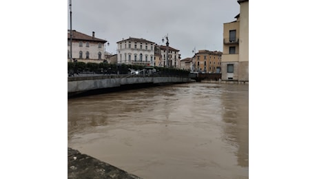 Maltempo Veneto: Bacchiglione sotto osservazione a Vicenza, torrente Rana esondato