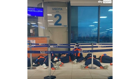 L'aereo non parte, notte in aeroporto a Birgi per la Juventus Next Gen