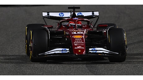 Ferrari, Leclerc e Hamilton fuori dal podio in Bahrein. Ma Russell è sotto investigazione