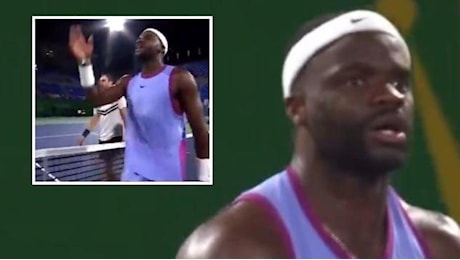 Tiafoe choc, perde la testa e insulta l'arbitro al Master 1000 di Shangai dopo la sconfitta con Safiullin. Rischio squalifica