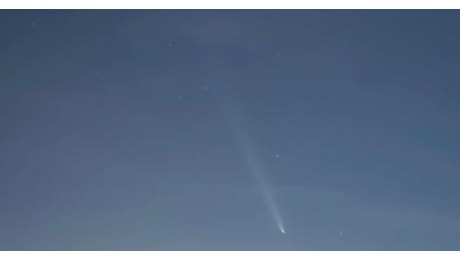 E nel blu della Puglia spunta la «cometa del secolo»: ecco Tsuchinshan Atlas vista da Bisceglie