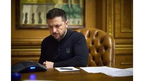 Ucraina, cala fiducia in Zelensky mentre si avvicina insediamento Trump: gli scenari