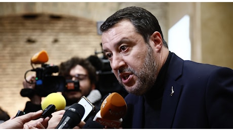 ​Salvini salta il cdm all'ultimo e rientra a Milano per «motivi familiari». Riunione lampo dei ministri (di soli 15 minuti)