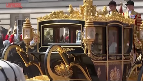 VIDEO Regno Unito, Re Carlo III a Westminster per l'apertura del nuovo Parlamento