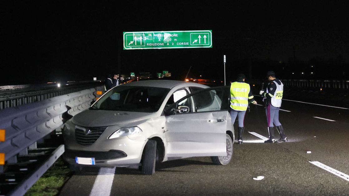 Scende Dall Auto Dopo L Incidente Travolto E Ucciso Tragedia Sull A21 A ...