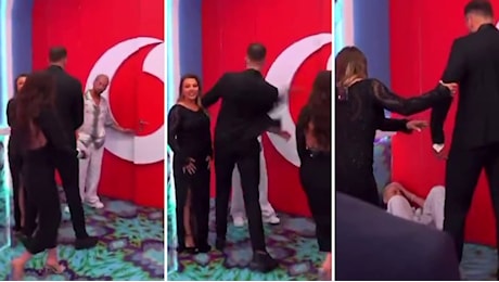 VIDEO | Schiaffone in faccia al Gf Vip Albania, concorrente arrestato in diretta