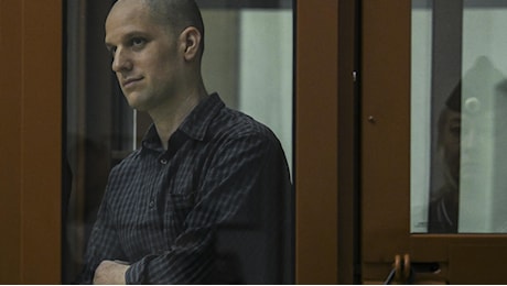 Evan Gershkovich per i russi è una spia, condannato a 16 anni di carcere
