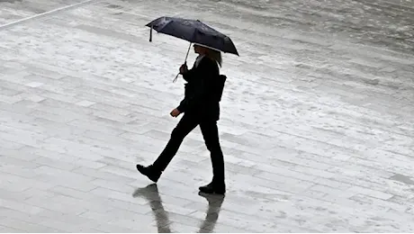 Tre giorni di nubifragi, è allerta meteo su mezza Italia