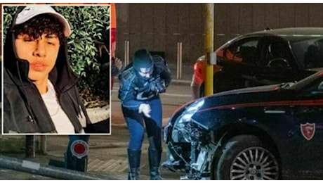 Ramy morto a 19 anni, la verità dai frame: «L'urto tra scooter e pattuglia alcuni metri prima dell'incrocio. La moto? Caduta durante la svolta»