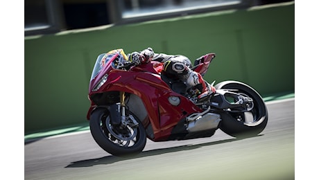 Panigale V4 S 2025: le foto della prova - Foto