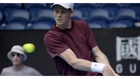 IL VIDEO. Le immagini del primo allenamento di Sinner per l'Australian Open