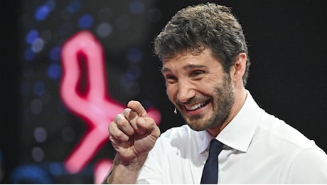 Stefano De Martino: «A 19 anni ad Amici mi montai la testa. Amadeus? Nessuna competizione. Il mio tipo ideale non è solo Belén»