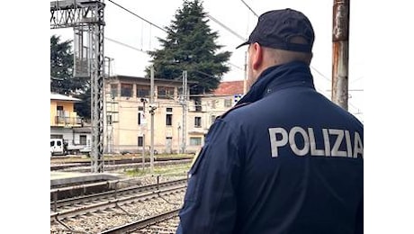 Bologna, ragazzino aggredisce capotreno e gli fa saltare due denti